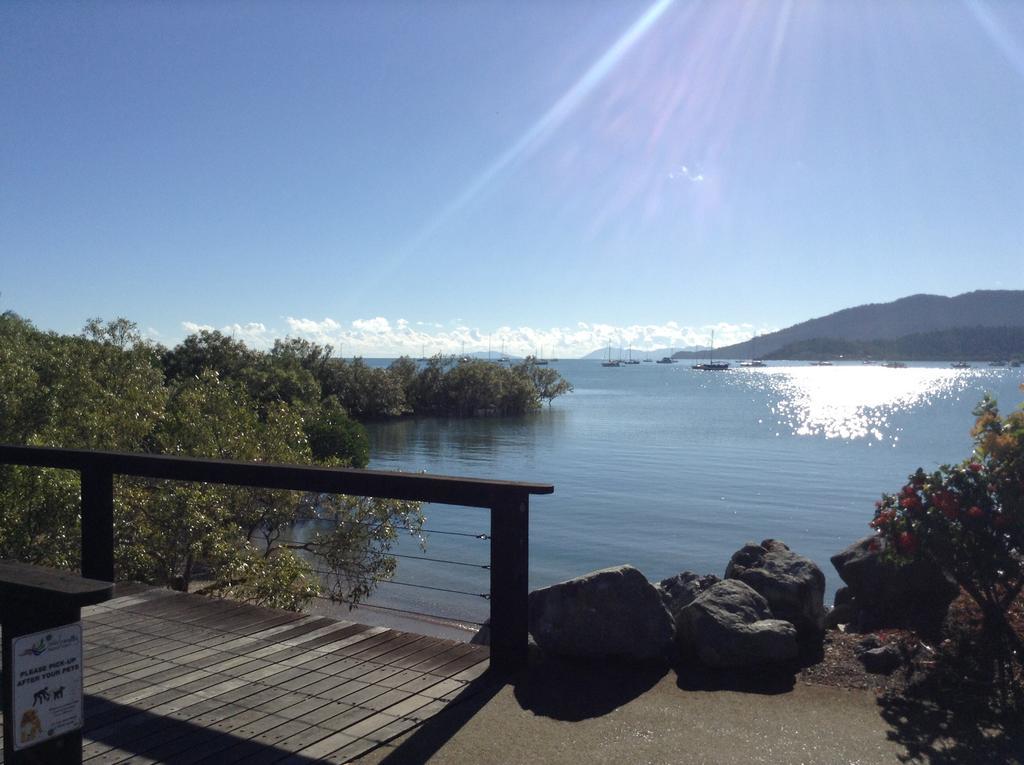 Studio Apartment With Seaview Airlie Beach Luaran gambar
